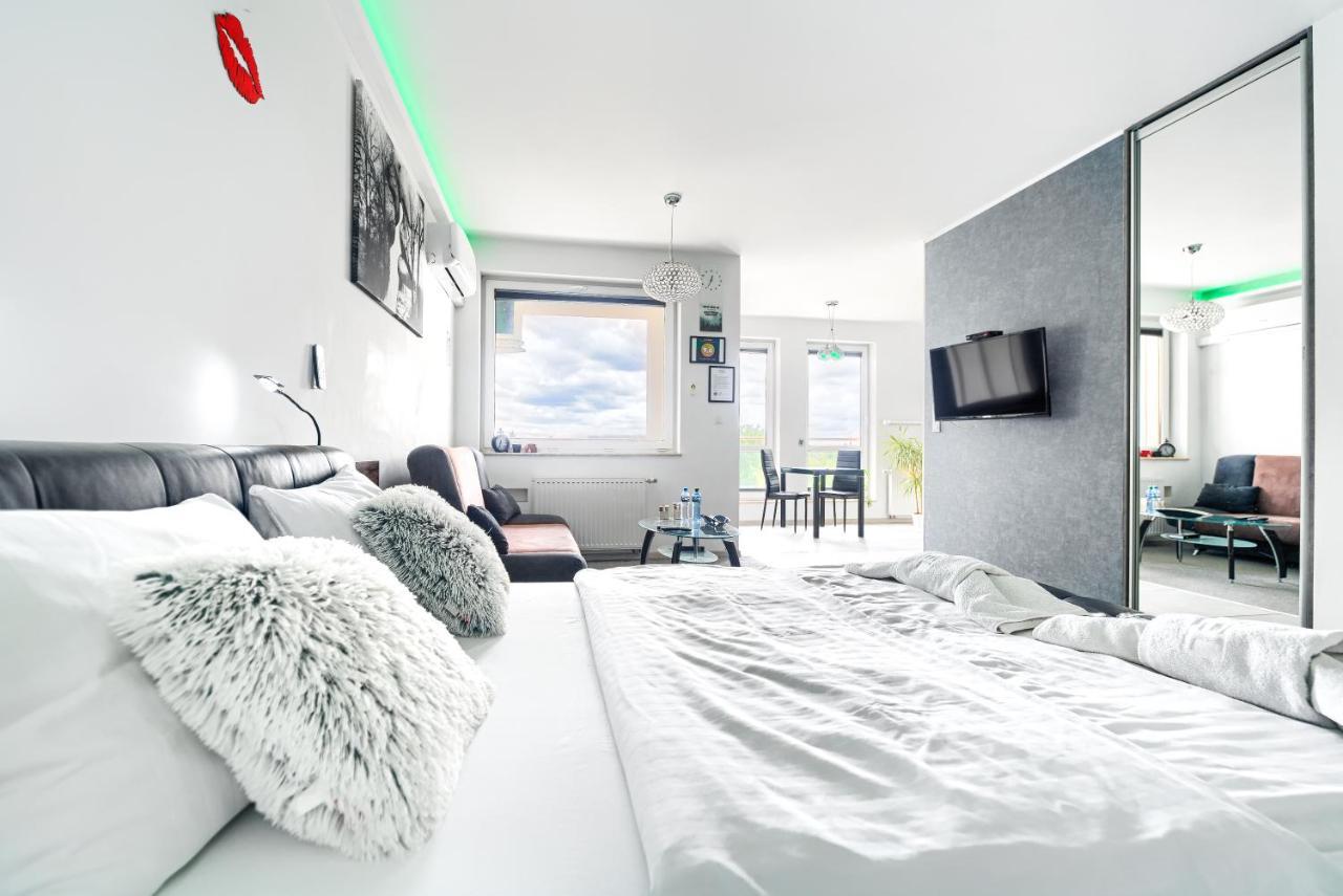 Top Oder Apartments- Private Parking Szczecin Extérieur photo