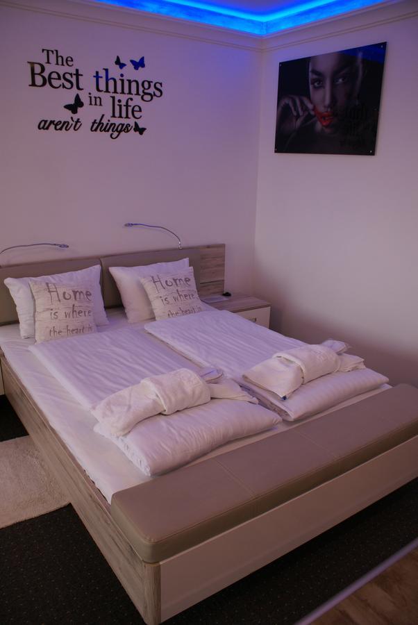 Top Oder Apartments- Private Parking Szczecin Extérieur photo